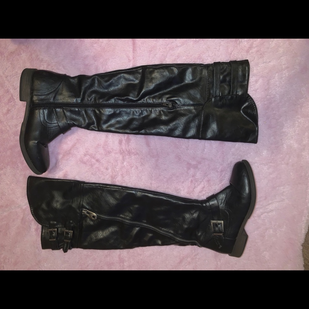 Black boots
